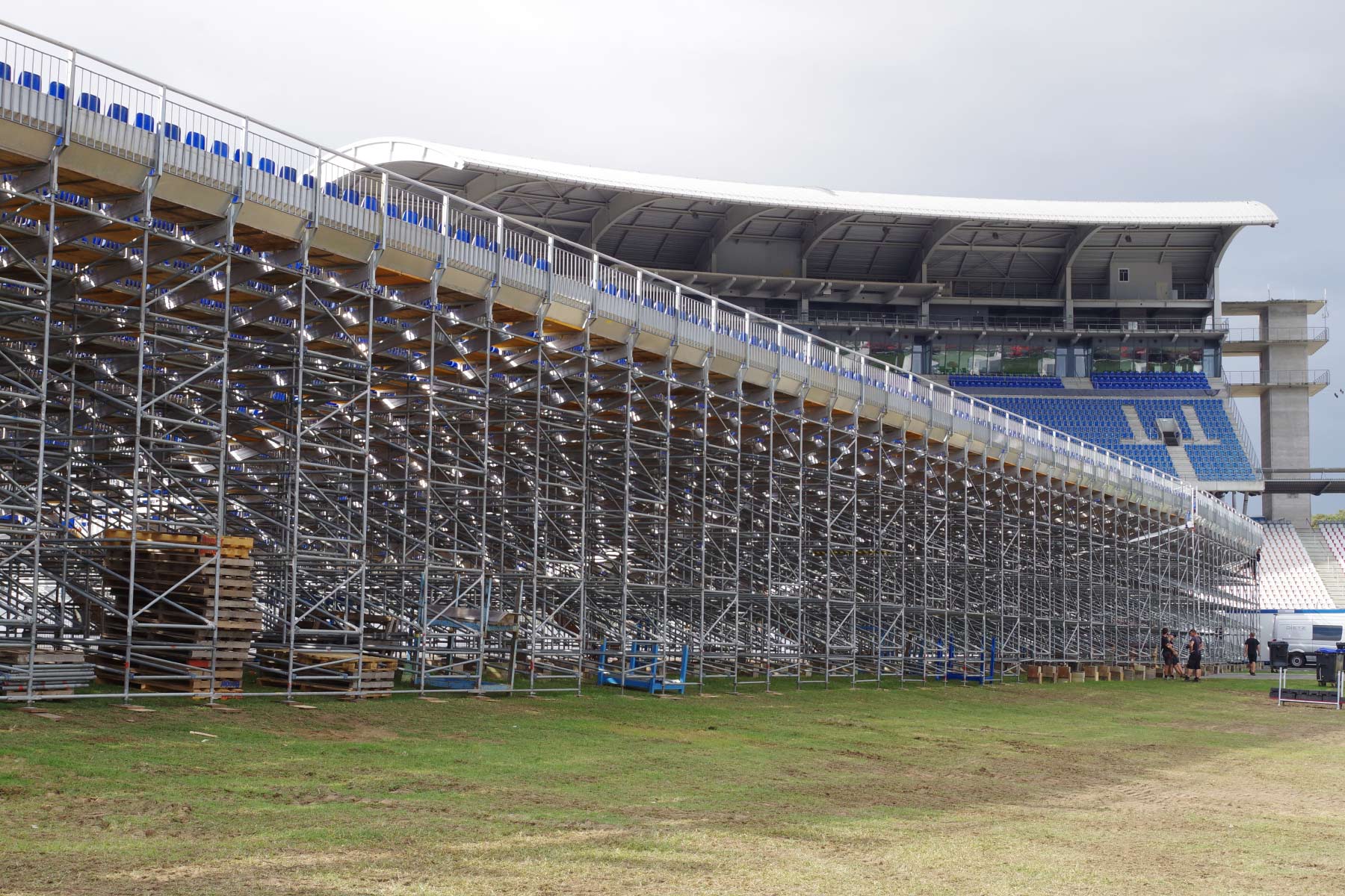 Bender Tribünen Bühnen Stadien Bad Schönborn Deutschland News76